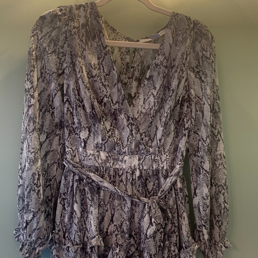 HYFVE Dress Snake Skin with cute tie long sleeve size S